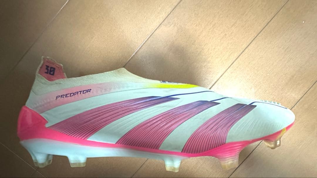 アディダスプレデター ELITE 99 FG ピンク