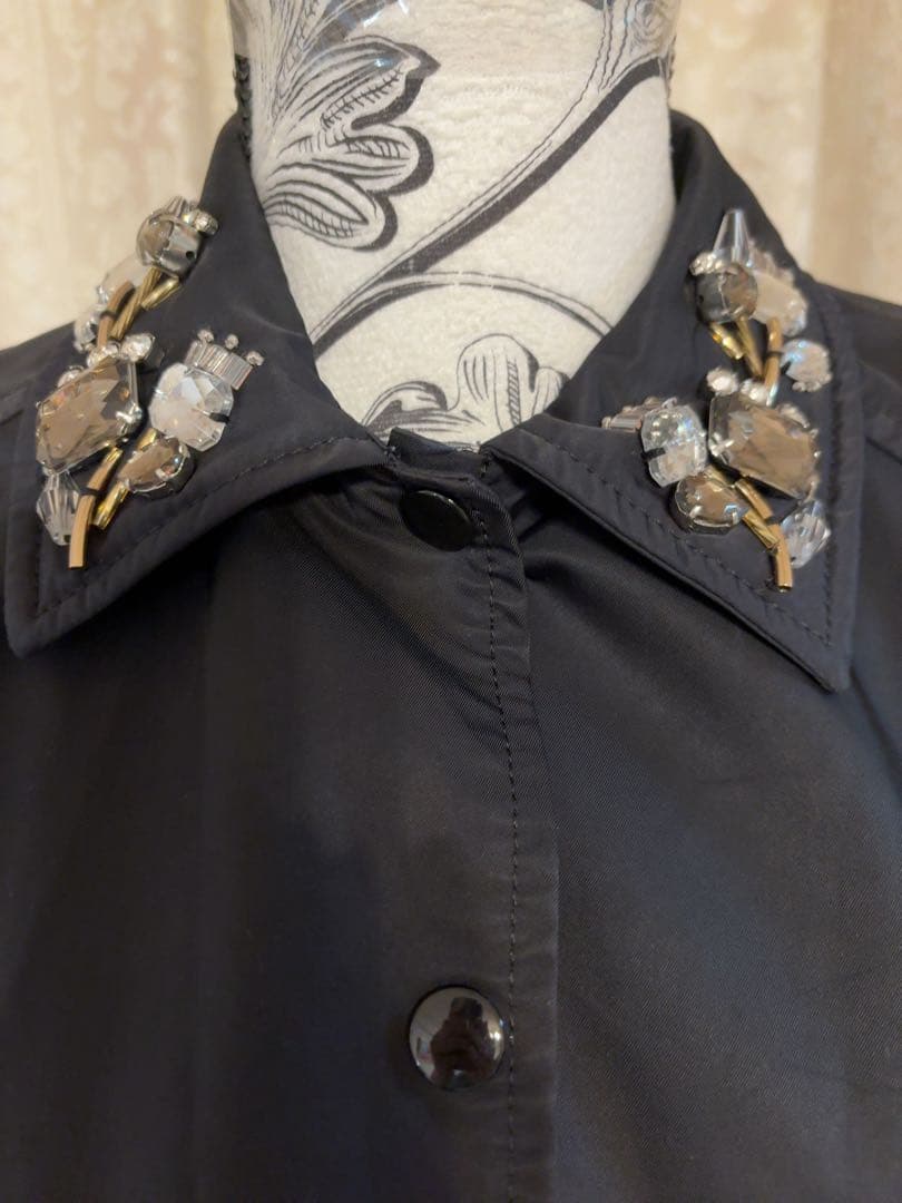 MUVEIL ビジュー付ナイロンジャケット　ネイビー