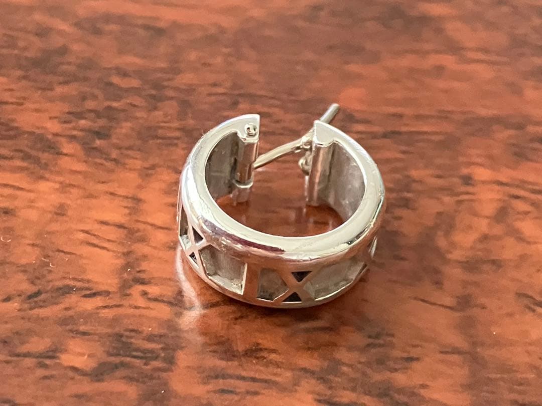 Tiffany & Co. アトラスシルバーピアス片側のみ(箱・ポーチ付き)