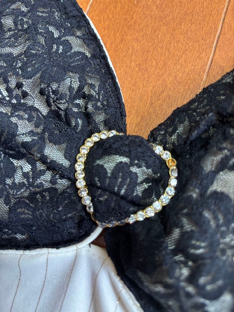 d.ia 希少 レーストリムビジュー付きキャミソール