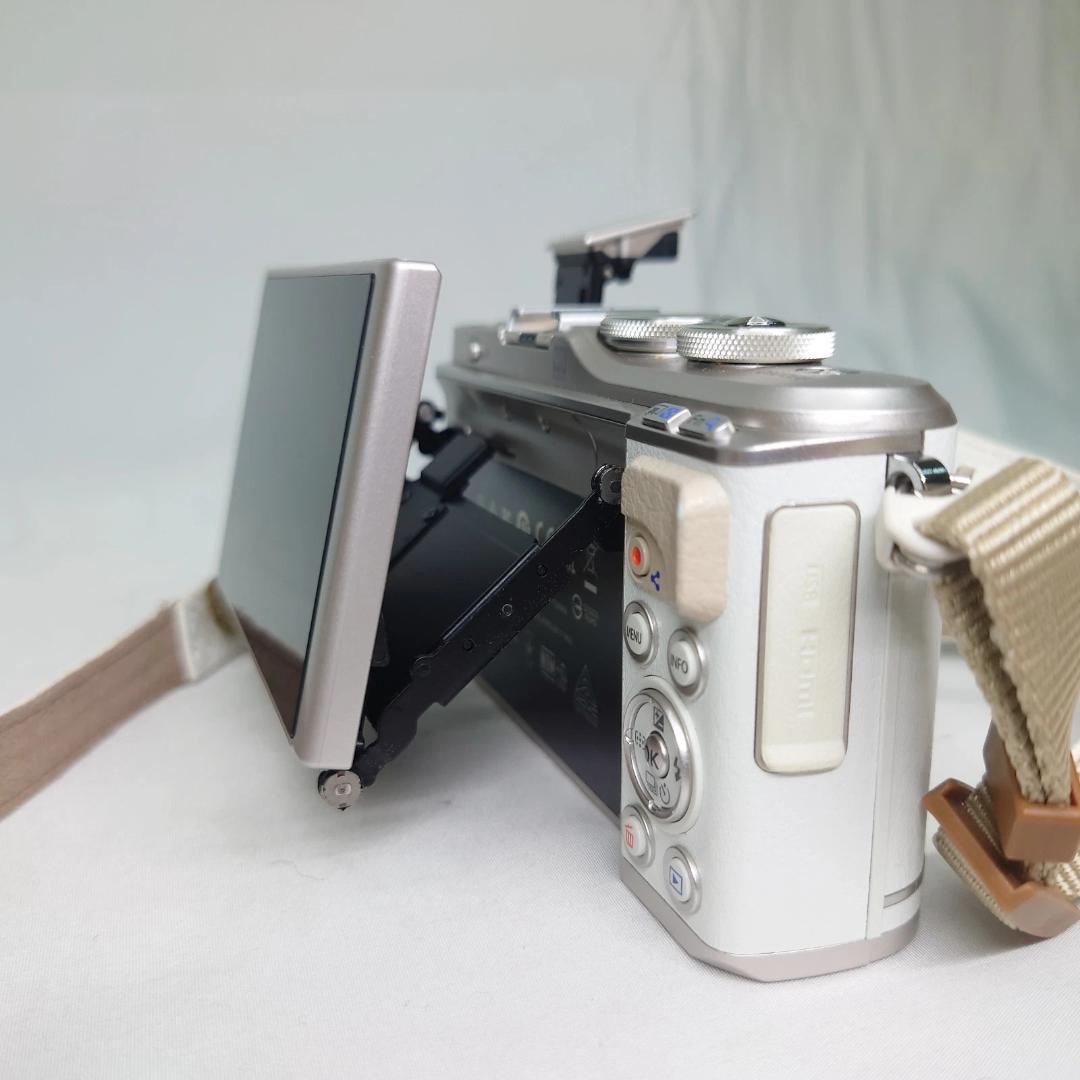 オリンパス E-PL9 白 OLYMPUS シャッター429回　動作OK