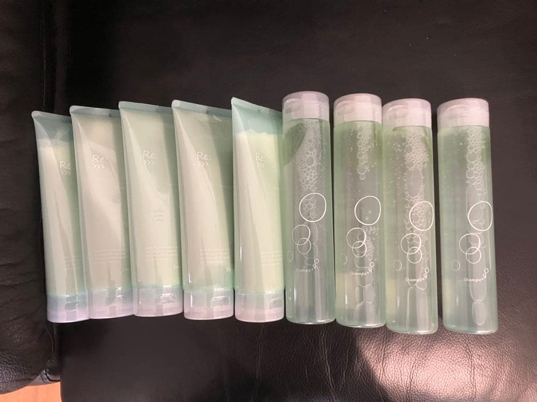 株式会社アジュバンホールディングス、シャンプー4本、トリートメント5本