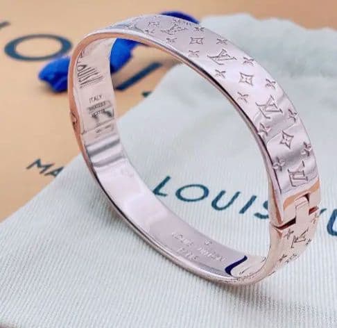 特価◆Louis Vuitton カフ ナノグラム ピンクゴールドバングル