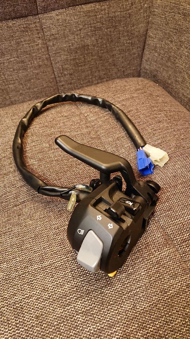 【新車外し】マグザム 左右スイッチBOX ハーネス付