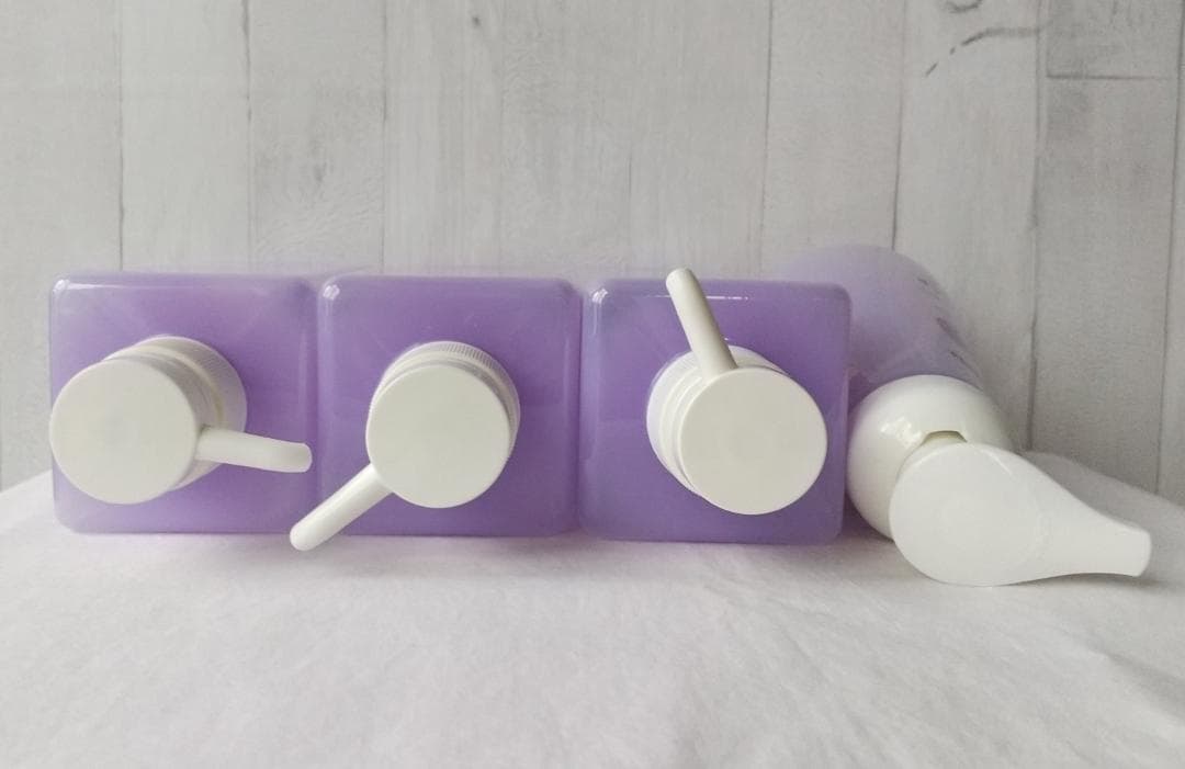 キキララ　ディスペンサー　リトルツインスターズ　ポンプボトル　容器　ケース