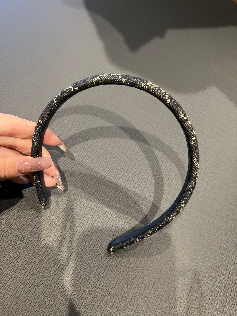 GUCCI ロゴ入り デニムヘアバンド　カチューシャ