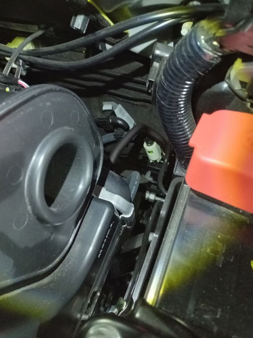 新型N-BOXターボ車　エアクリーナー　インタークーラーエアーガイド