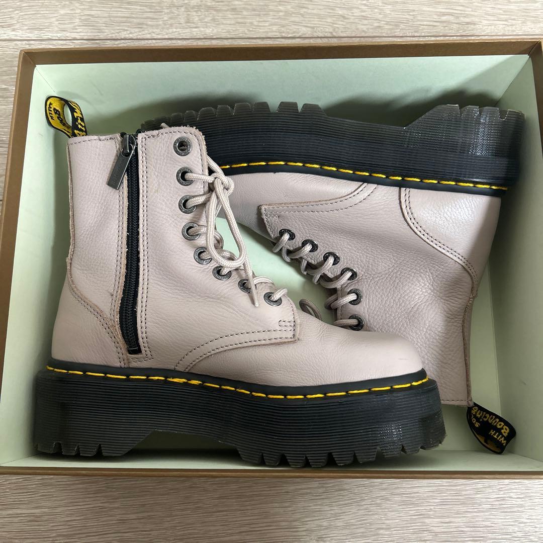 Dr.Martens 8 ホールブーツ　ベージュ　ドクターマーチン　UK4