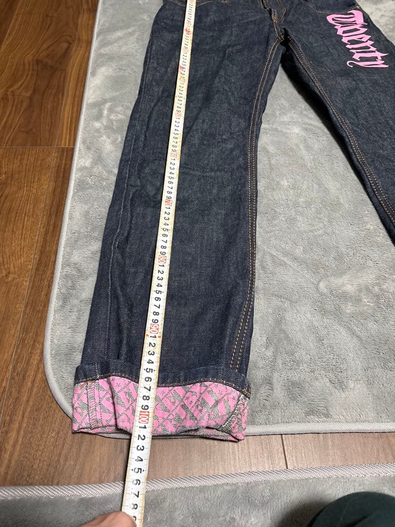 ピンクロゴデニムパンツ　エビス　ペイントパンツ 腰履き　ストリート