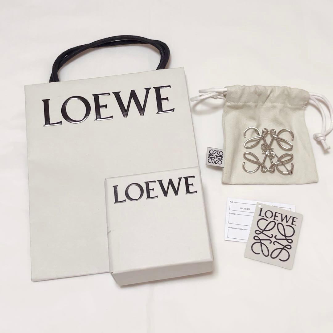 LOEWE（ロエベ）アナグラム ブローチ シルバー