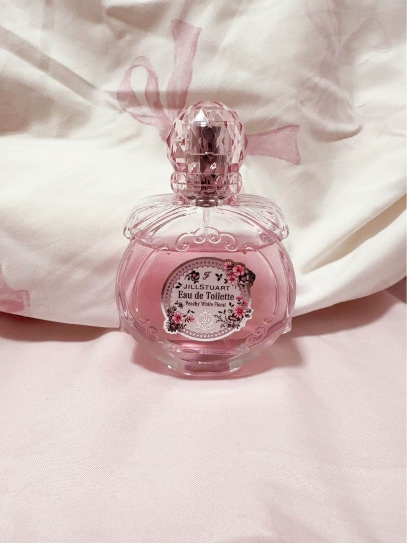 JILL STUART ピーチー ホワイトフローラル オードトワレ