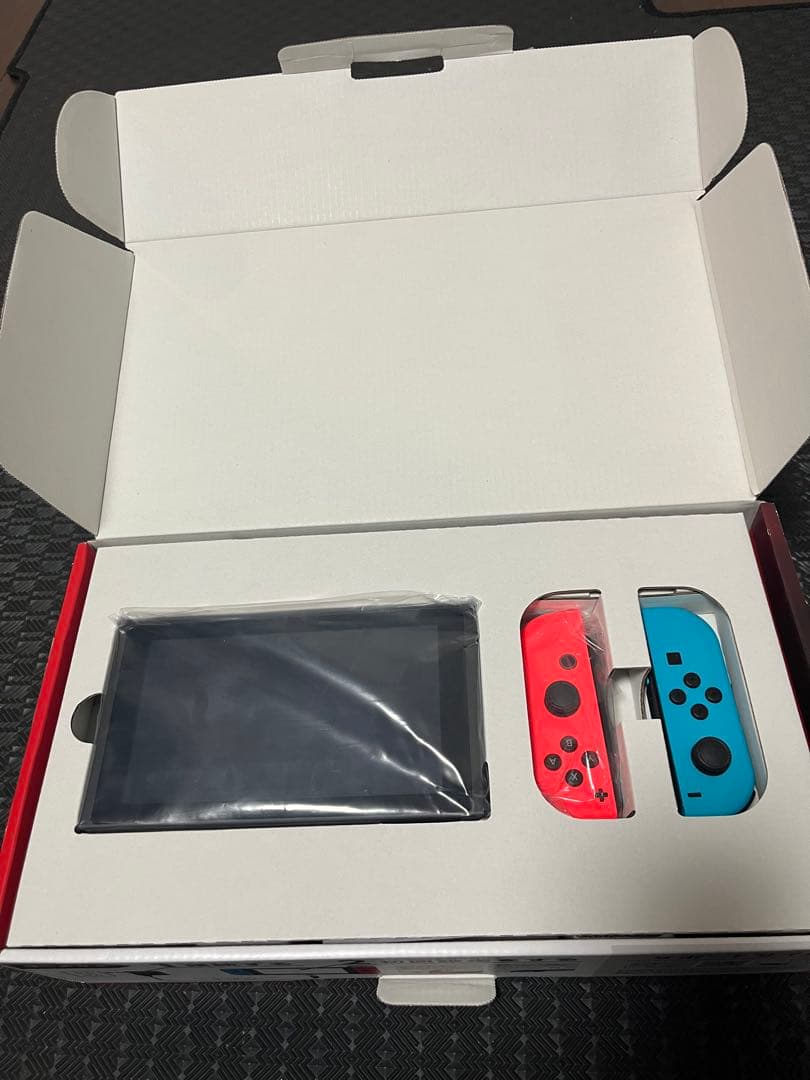 Nintendo Switch 本体 Joy-Con付き　ほぼ未使用