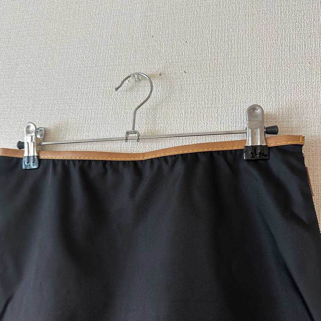 美品プラダレザーパイピングナイロンミニスカート黒36