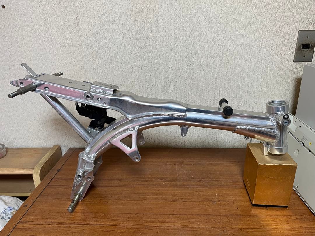 モンキー用アルミフレーム書類有り新品未使用！キーシリンダー等付属品多数！