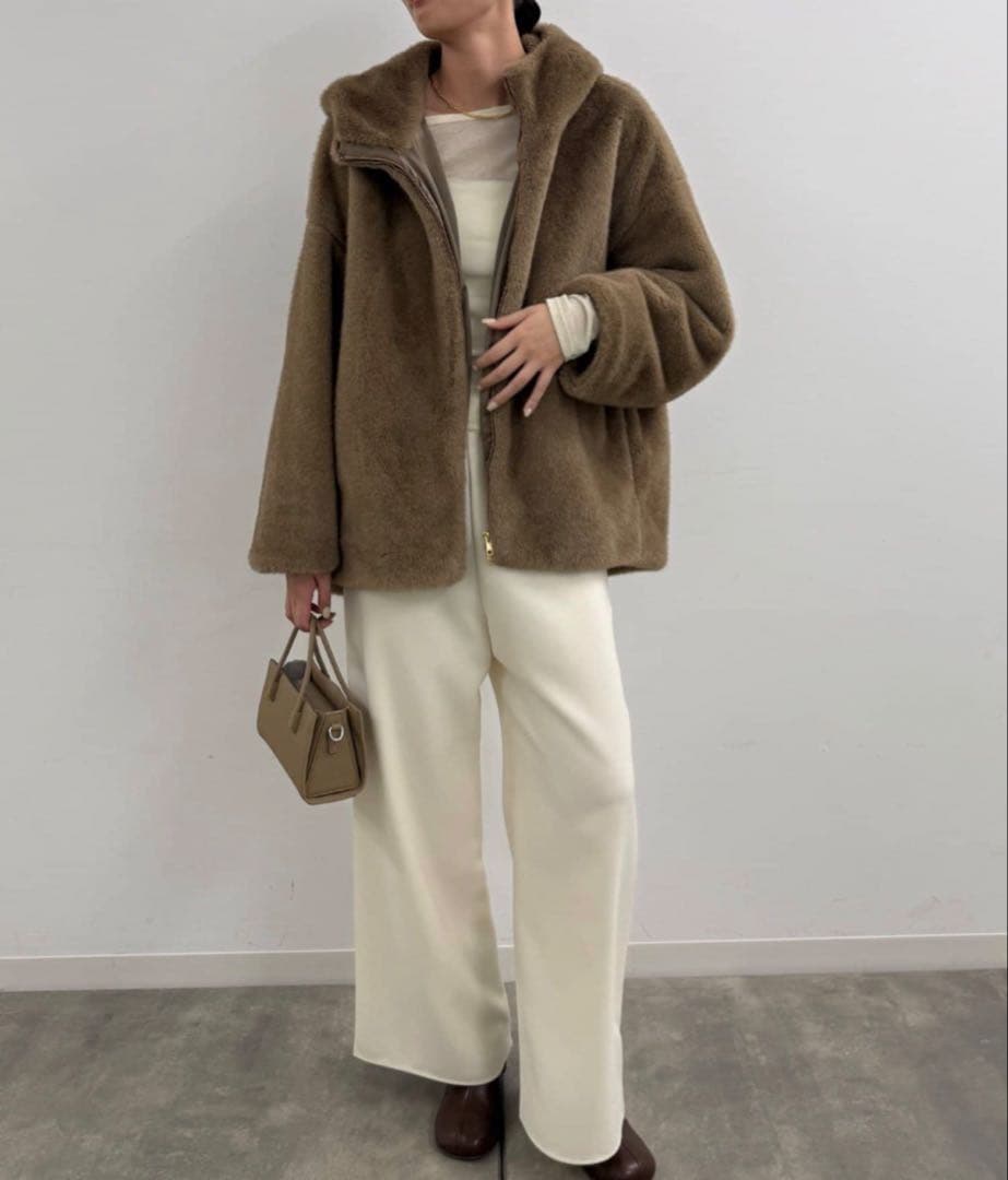 新品未使用LOUNGEDRESS ラウンジドレス　フェイクファーブルゾン