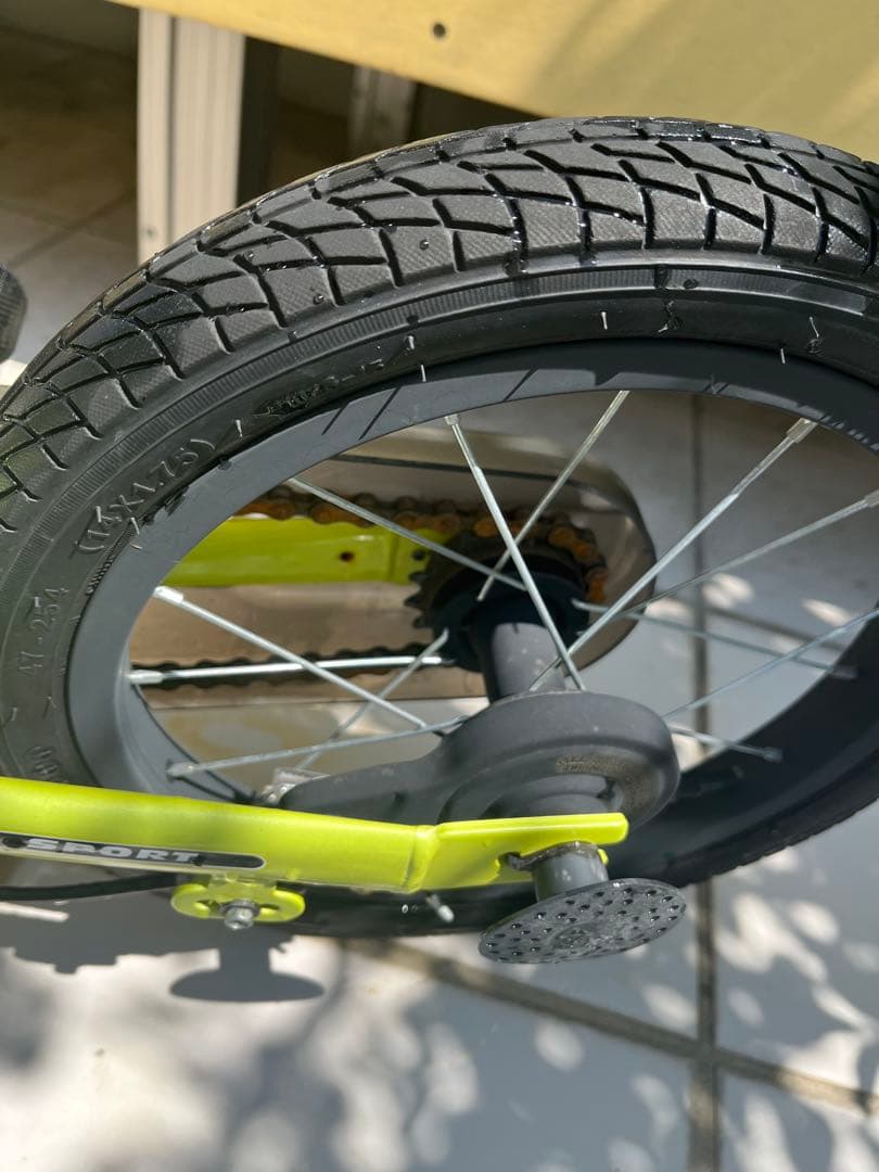 タ*ド様 STRIDER ストライダー14X ライムイエロー スタンド