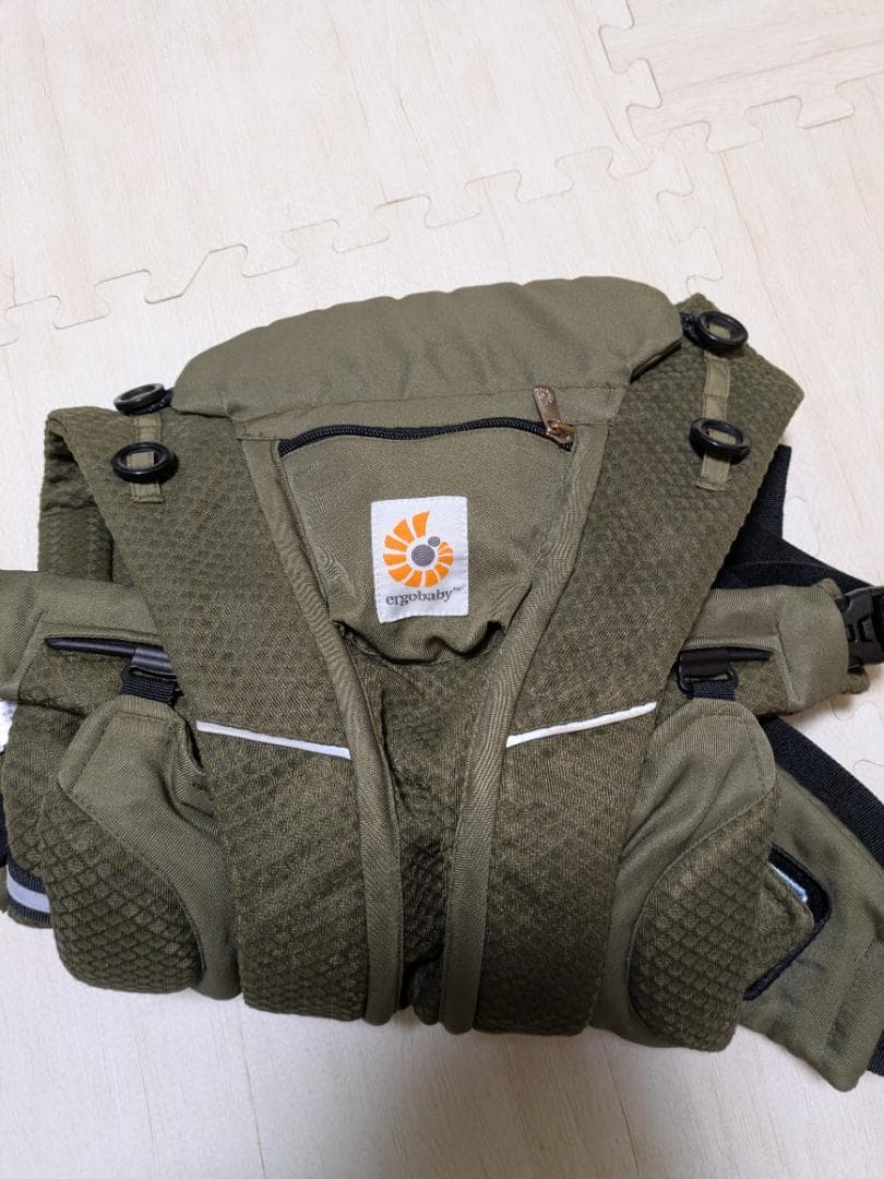 ergobaby 抱っこ紐 オリーブグリーン　オムニブリーズ