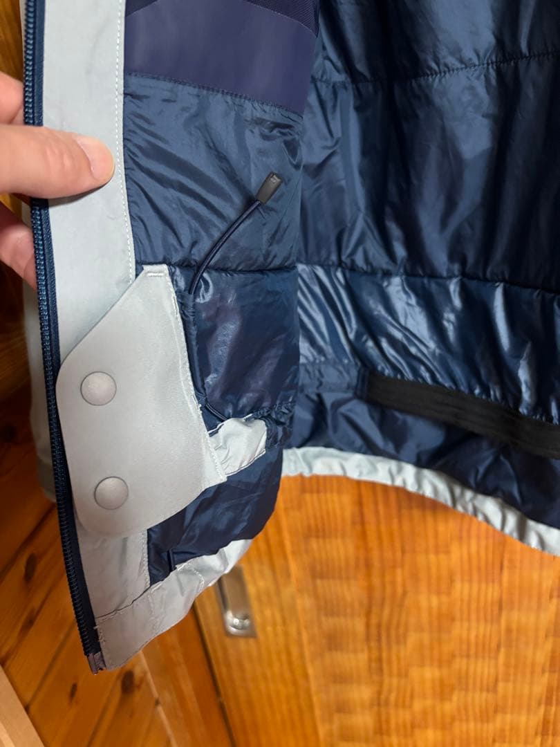 モンベル　パウダーグライドパーカ　サイズL 人気のライトグレー　ゴアテックス