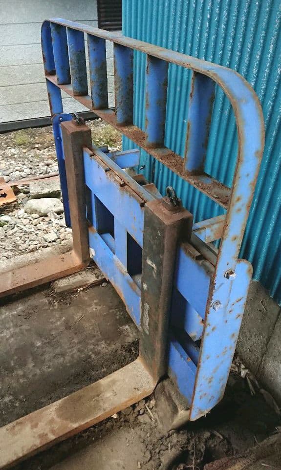 フルカワミニホイールローダのパレットフォーク