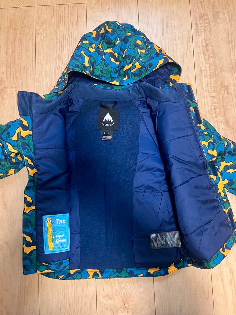 Burton 子供用青と緑の迷彩スノーボードウェア
