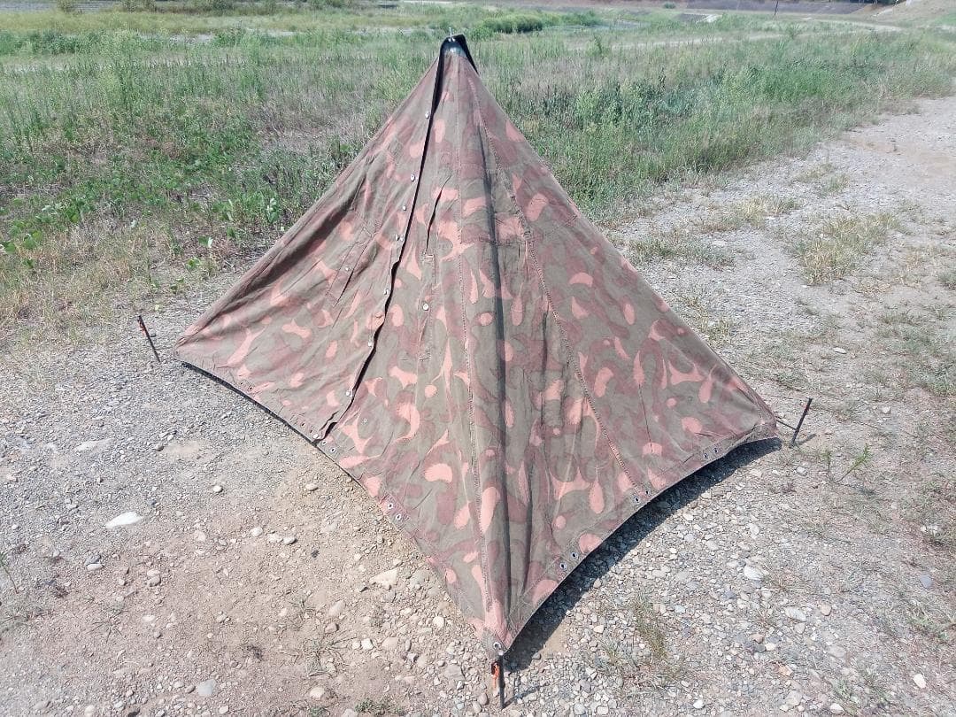 【希少】ハンガリー軍　テントシート2枚組　ハリケーン迷彩　軍幕テント