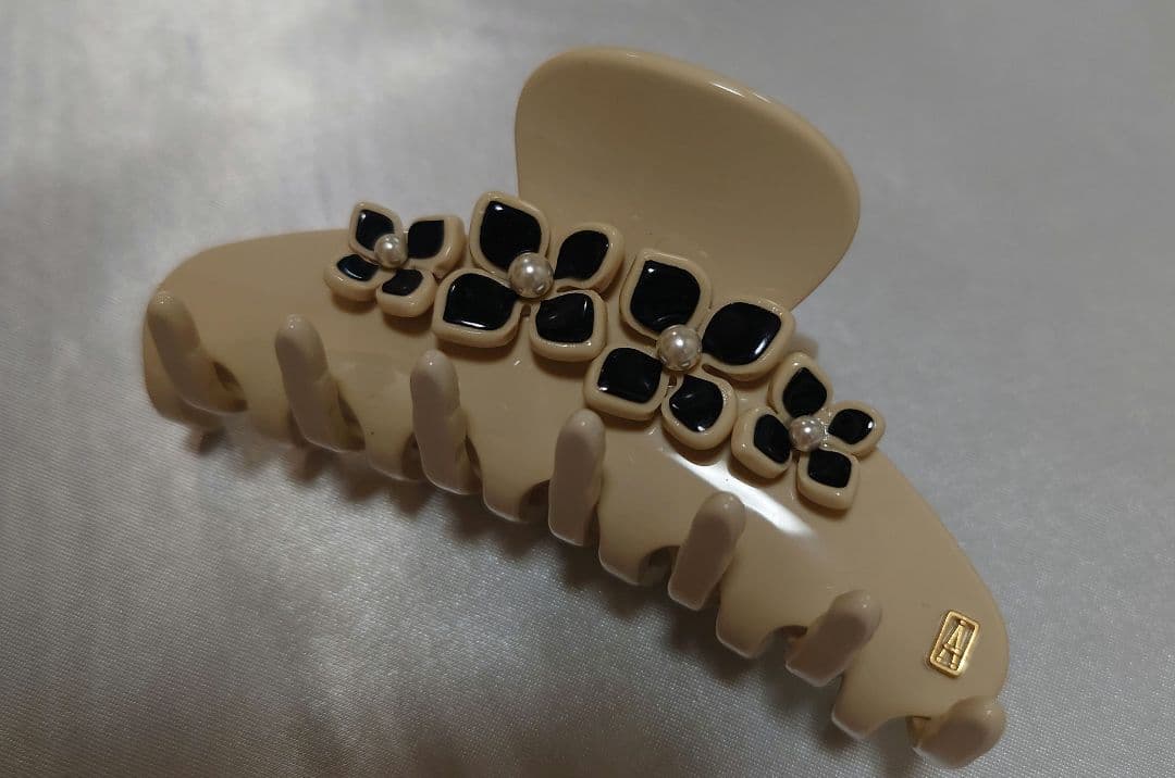 アレクサンドルドゥパリ　フラワーモチーフクリップ