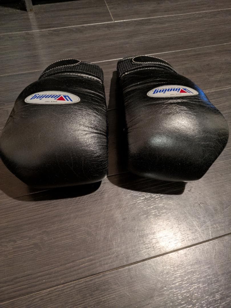 Winning ボクシンググローブ 14oz 黒