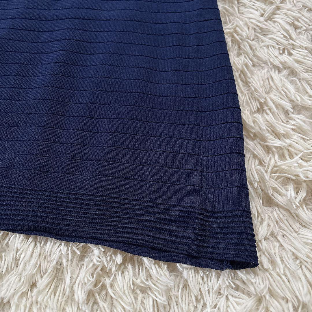 miu miu ノースリーブVネックニットワンピース　ネイビー　ミニ丈　タイト