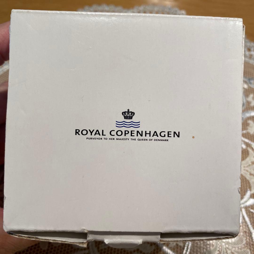 ロイヤルコペンハーゲン　ブルーパルメッテ　フィギュリン