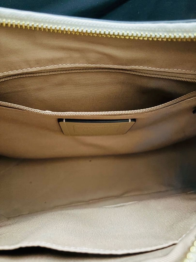 COACH ホワイトレザーバッグ