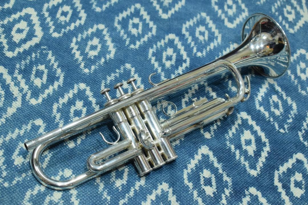 YAMAHA YTR-3320S 赤ベル・銀メッキ ケース・マウスピース付