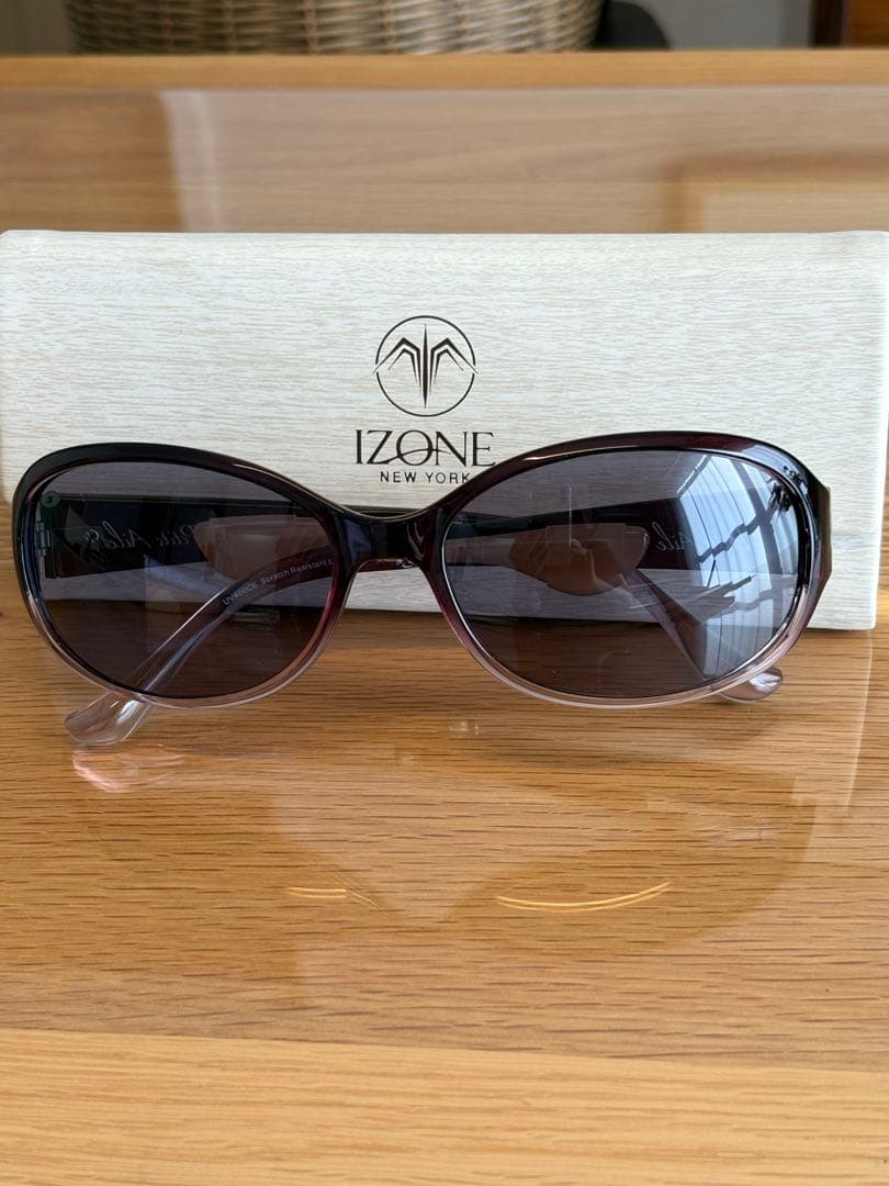 IZONE NEW YORK プティエル　鼻にかけない サングラス