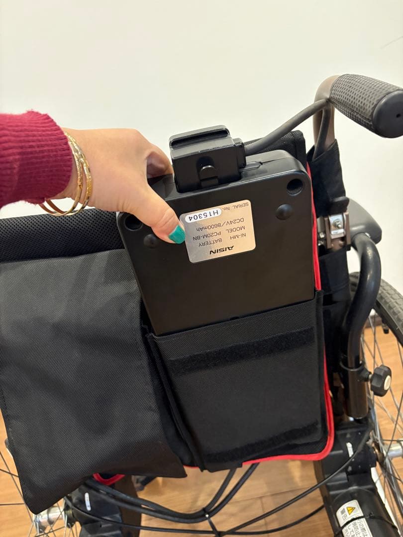 ドアノブ。AISIN. 中古電動車椅子