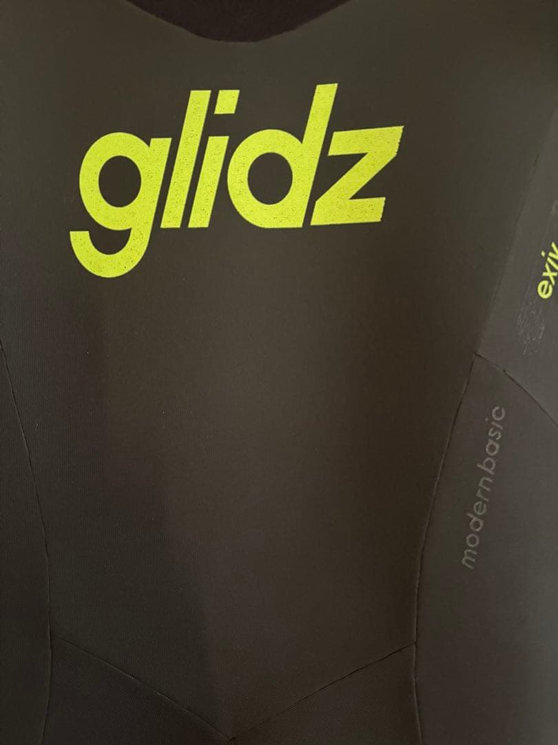 glidz セミドライスーツ ブラック/グリーン　5㎜3㎜