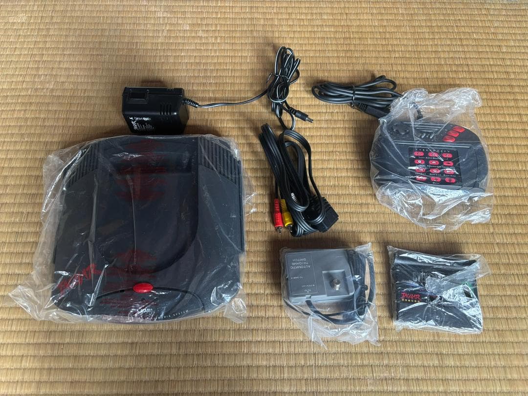 Atari Jaguar 本体と付属品　＋ソフト3本