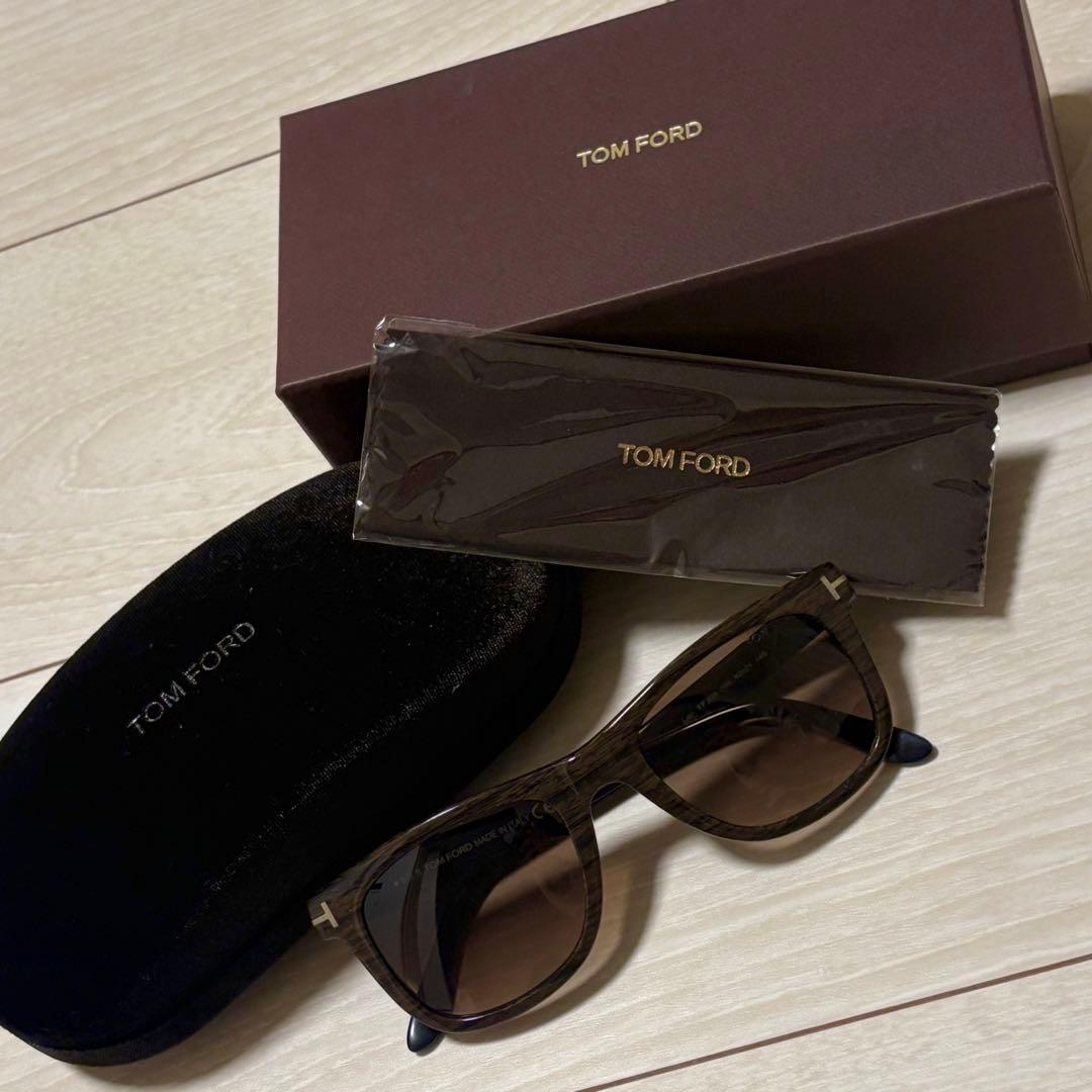 TOM FORDサングラス　ブラウン