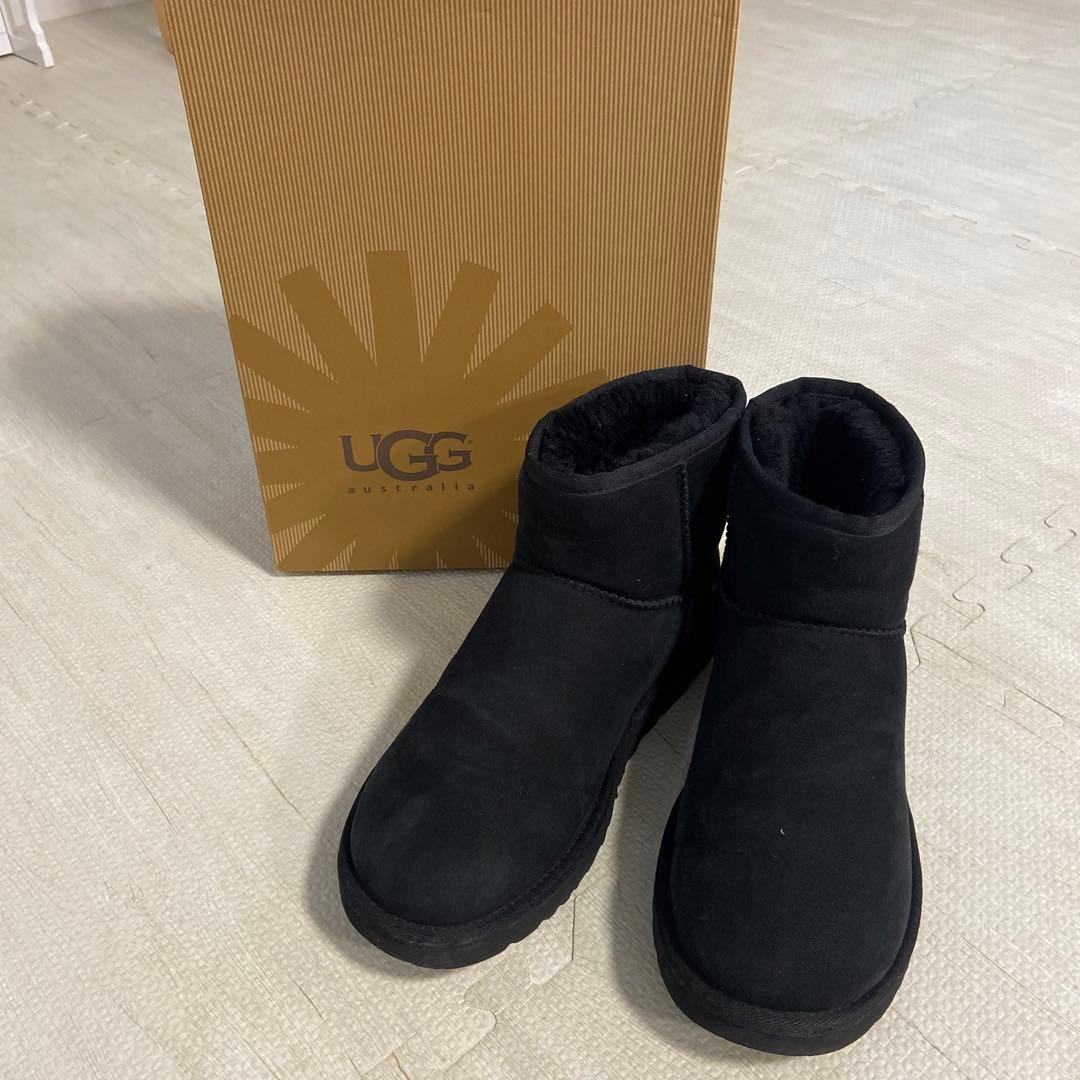 UGG ブラック クラシックミニ　25センチ　38
