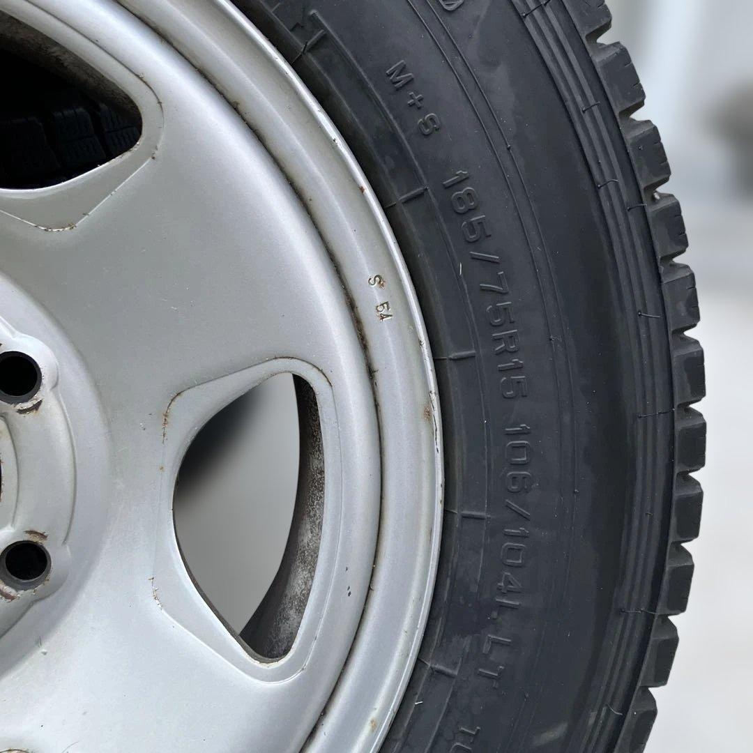 スタッドレスタイヤ　185/75R15 15インチ
