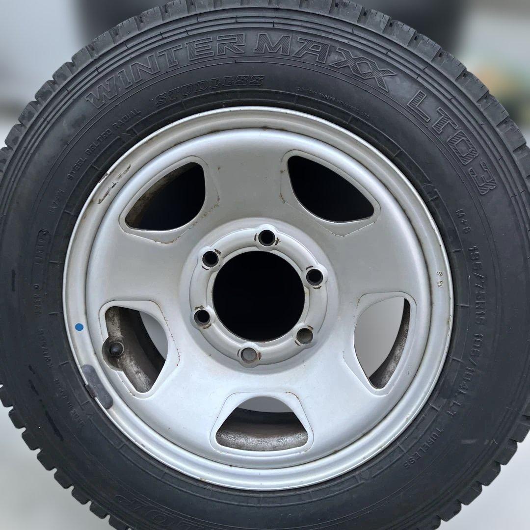 スタッドレスタイヤ　185/75R15 15インチ