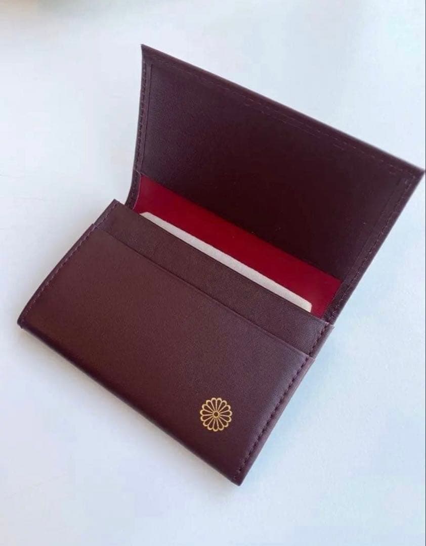 【新品未使用】皇居限定 高級本革名刺入れ ワインレッド 菊の紋章入り