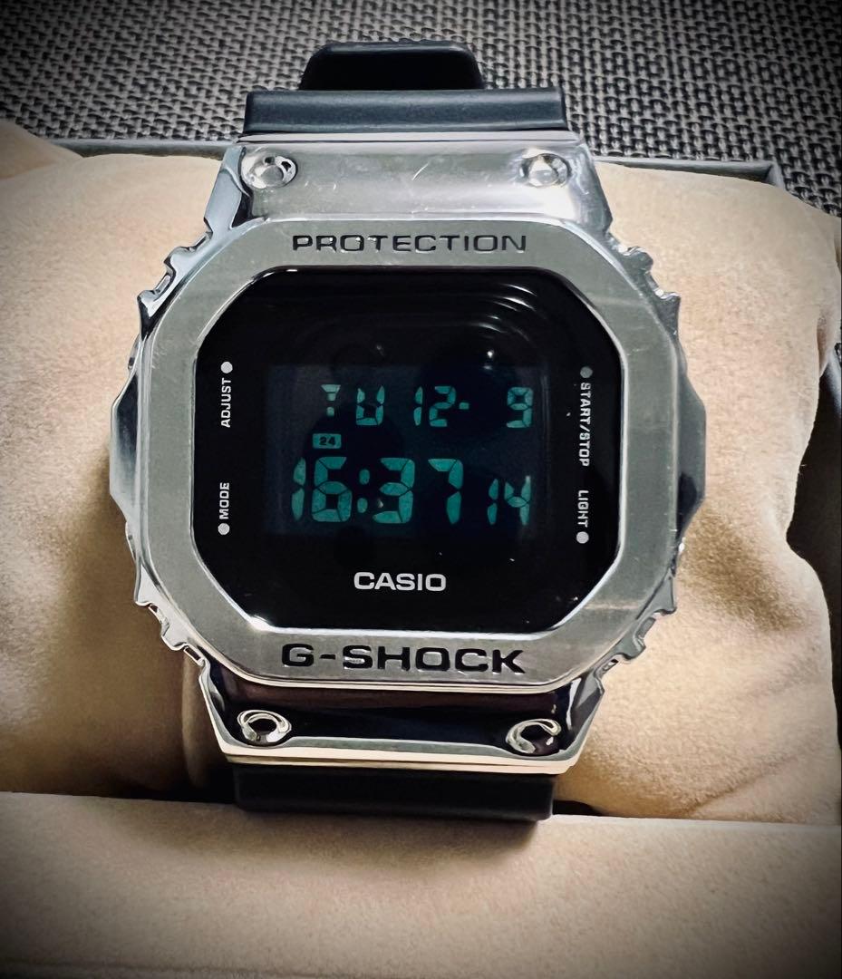 【極美品】CASIO G-SHOCK腕時計 GM-5600U