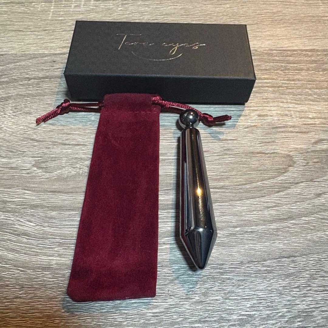 【美品】テラアイズ　テラヘルツ鉱石 目元専用美顔器