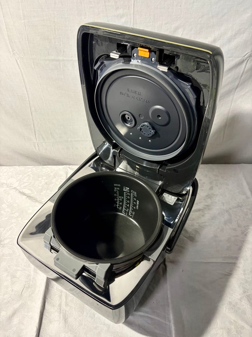 ③ 象印 炊飯器 圧力IH炊飯ジャー 1升炊き 炎舞炊き NW-LB18-BZ