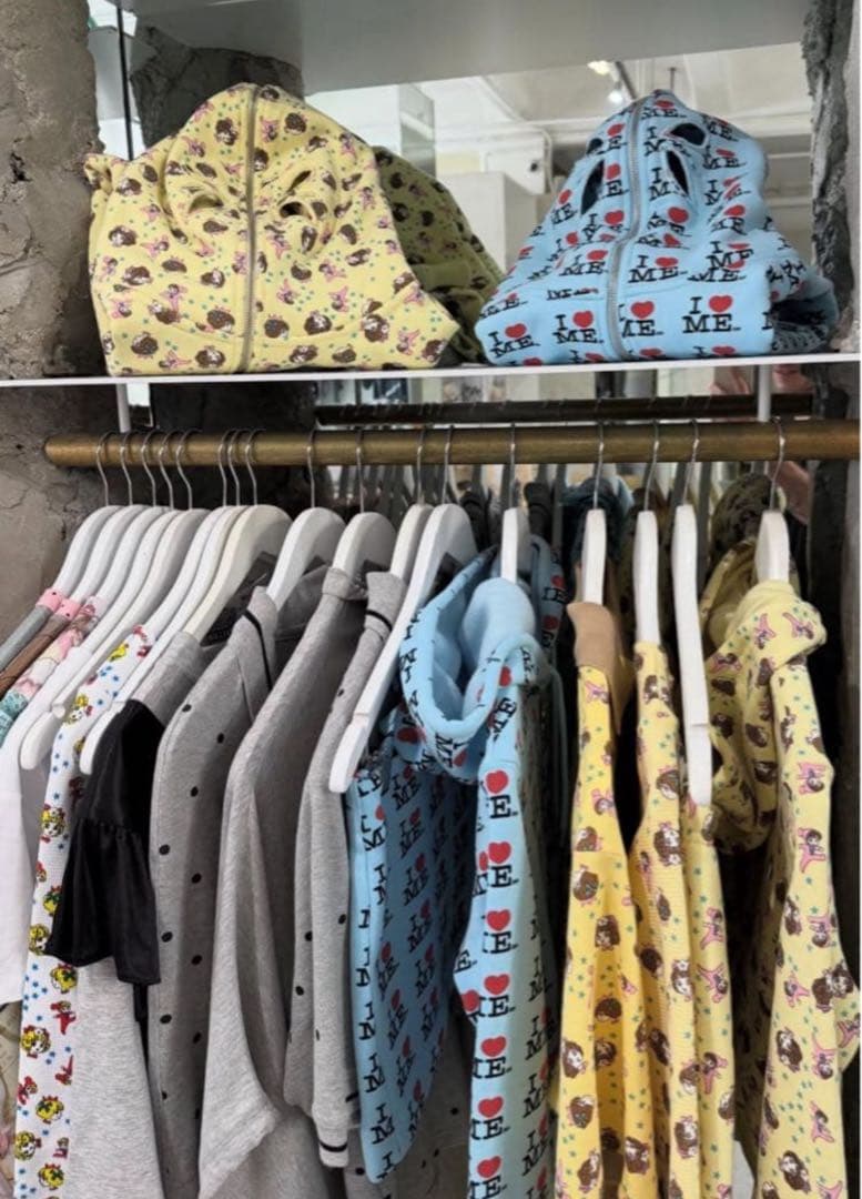 ashley williams パーカー