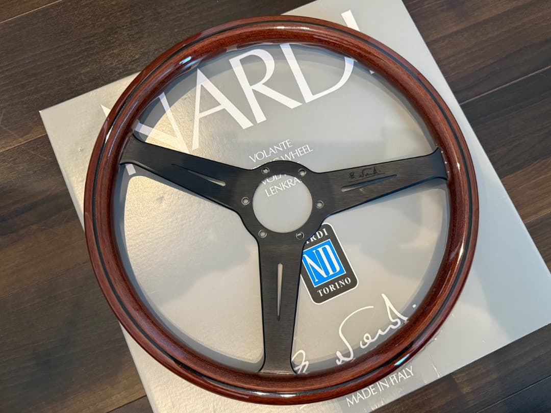 NARDI クラシック　WOOD　正規品 ウッド/ブラックスポーク N122