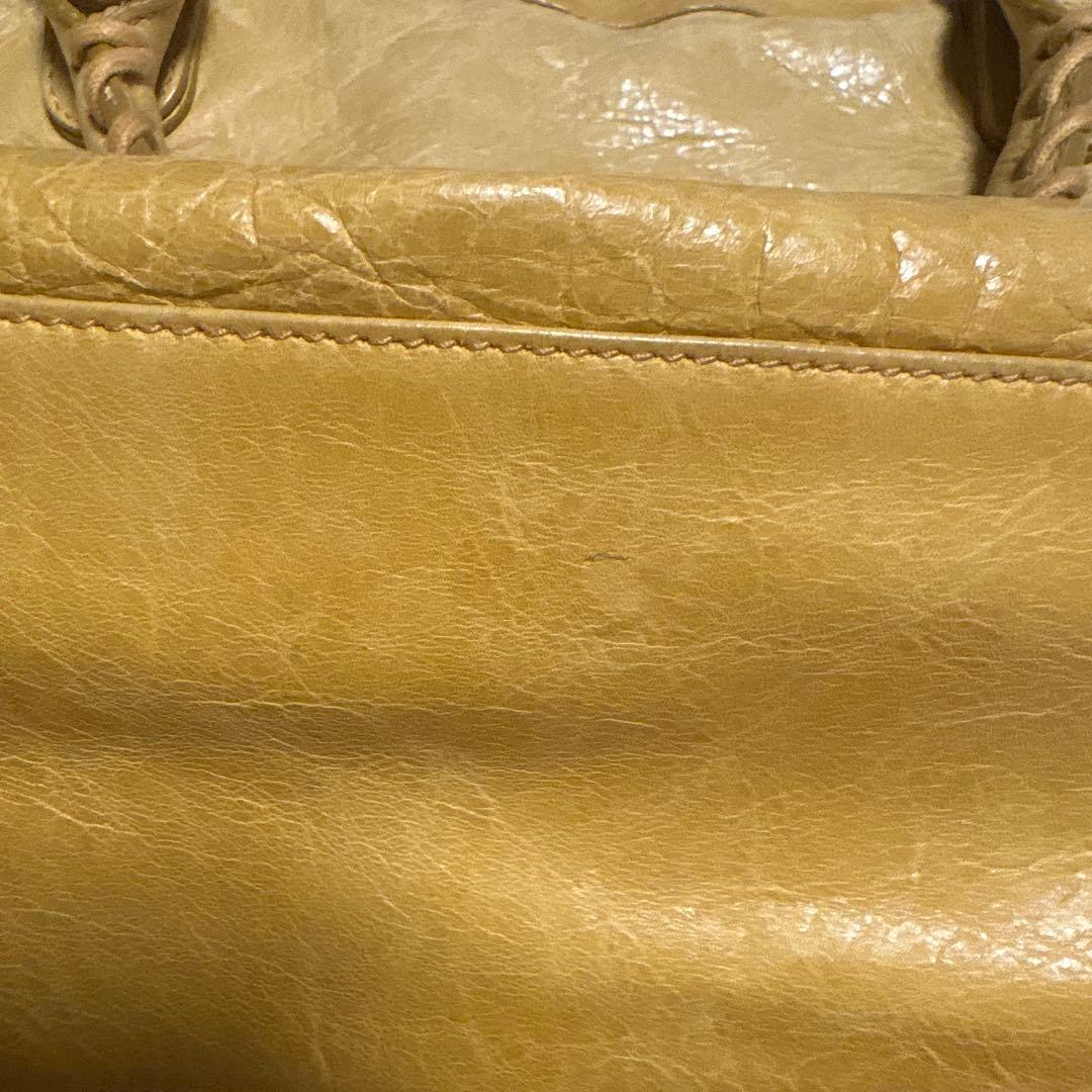 本日祝日にて値下げします！希少❗️バレンシアガ　イエロー レザー ショルダーバック