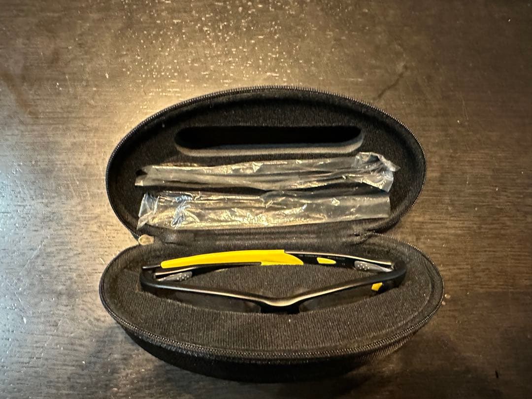 Oakley 交換サイドフレーム付きブラック/イエロー