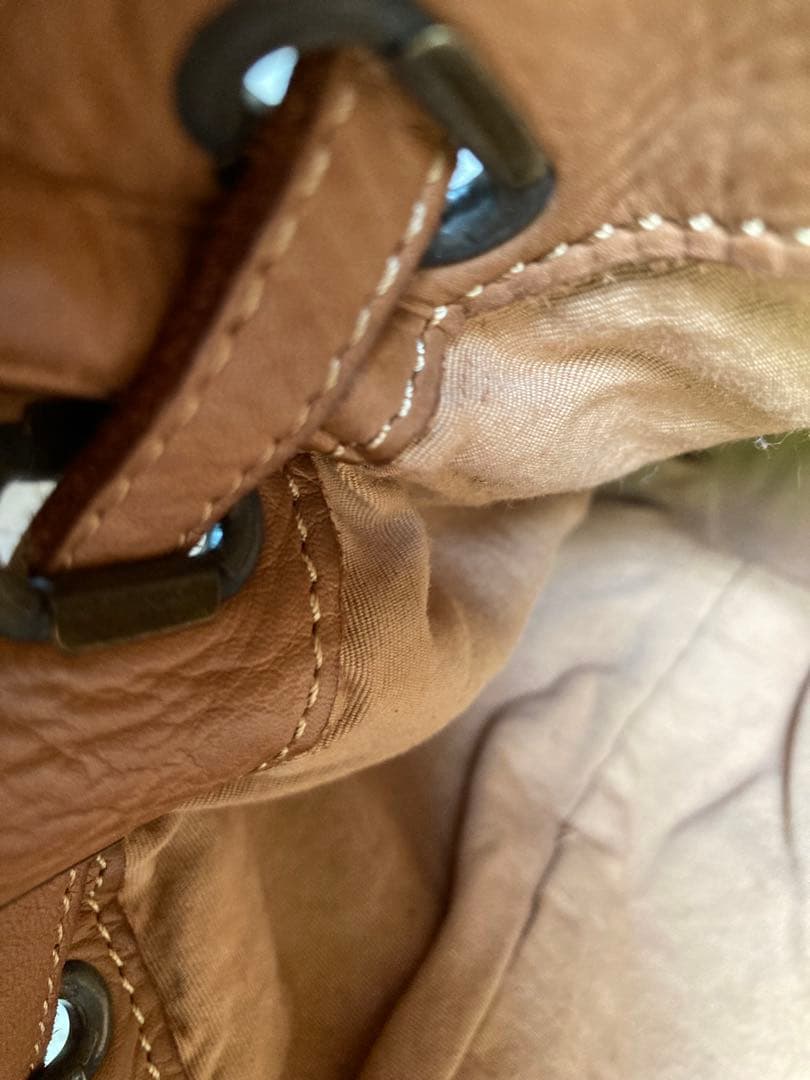 ジェニュインレザーバック