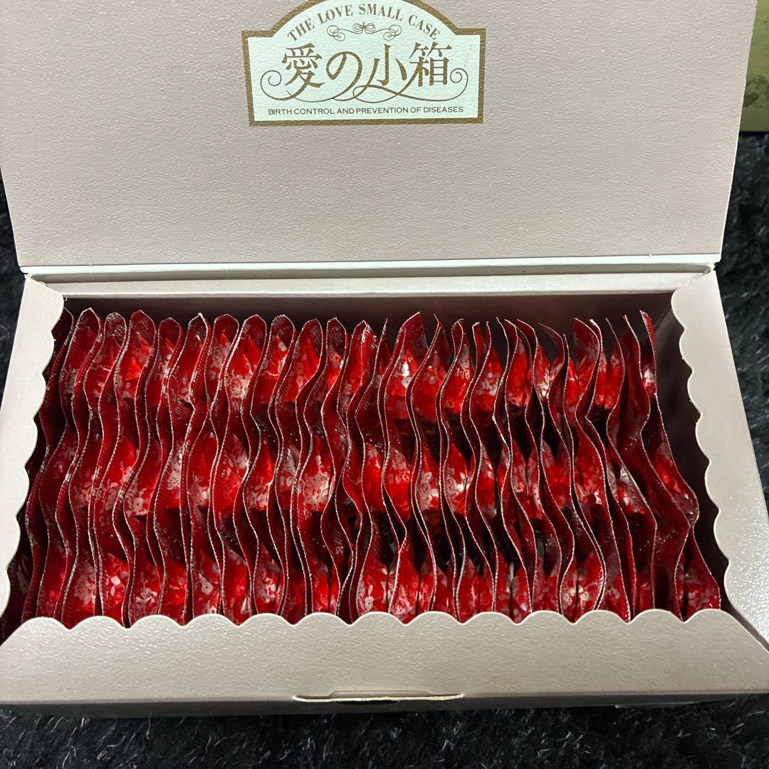 オカモト コンドーム 0.03 144個入り5箱　スペシャル4箱、デラックス1箱