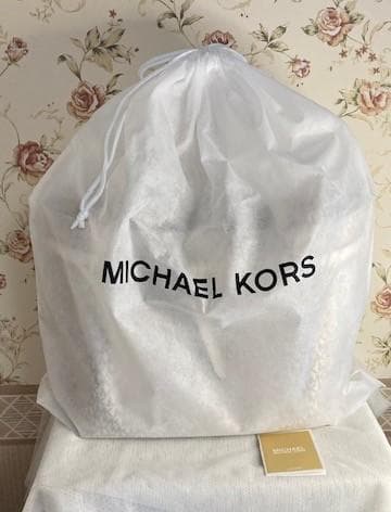 マイケルコース ホワイト　エミリア　シグネチャー　美品　A4サイズトートバッグ